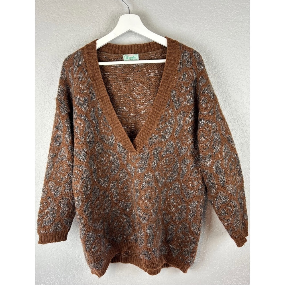 Benetton Vintage 80’s V-Neck Leopard Print Sweater, size Large - Picture 5 of 8
